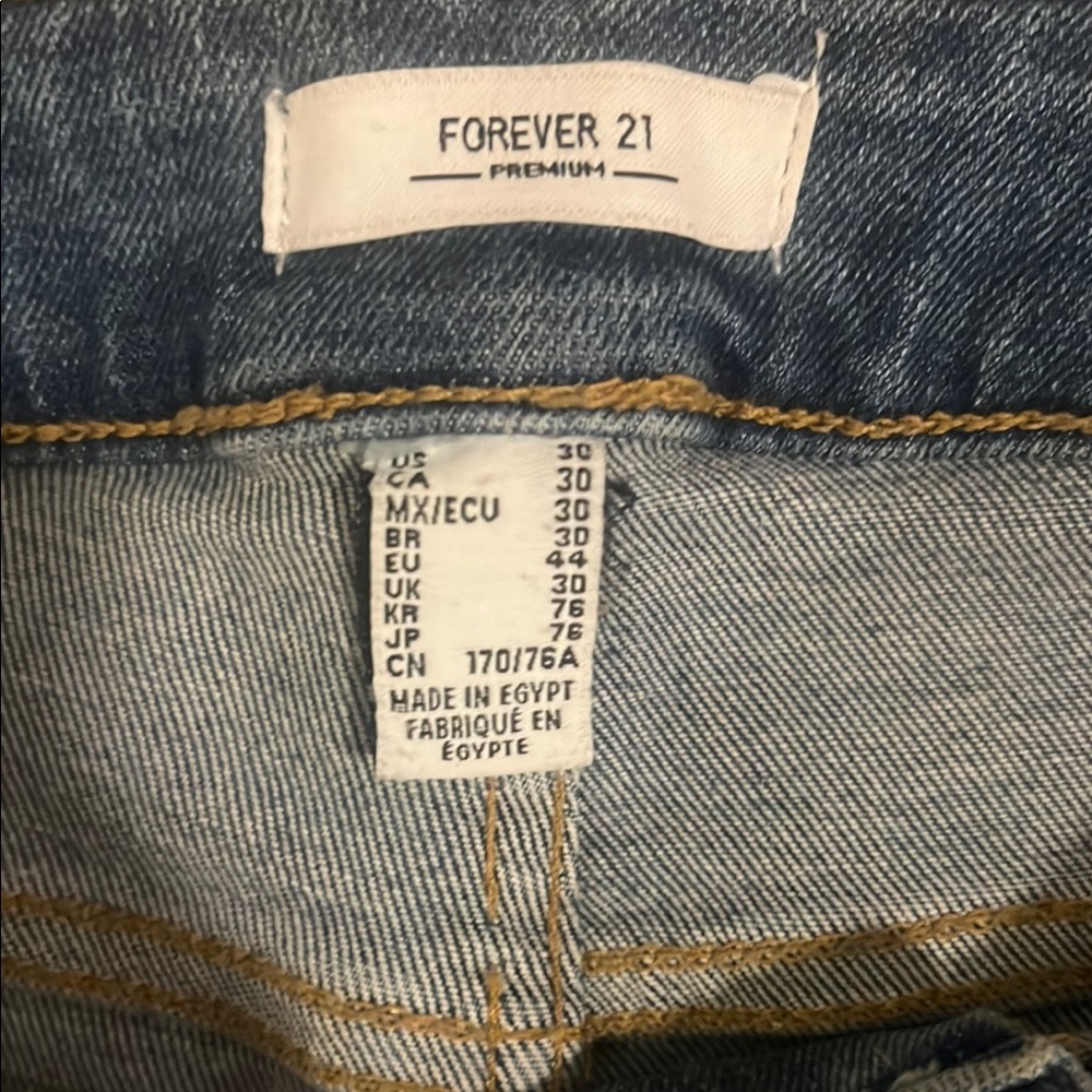 Women's Skinny Jeans - Picture 2 of 5